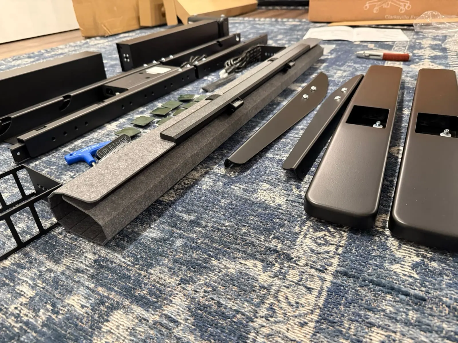 V3 feet and FlexMount components